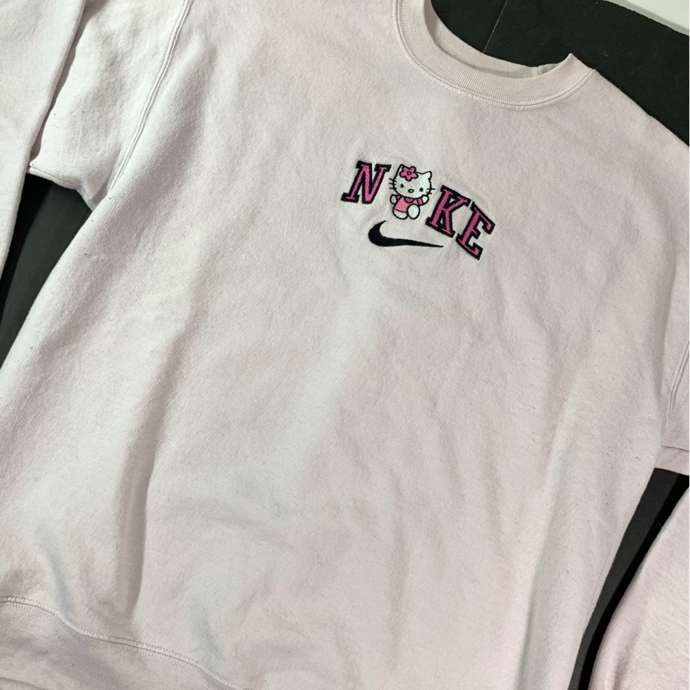 Nike Hello Kitty Custom Crewneck Sweatshirt Women’s Medium Light Pink Pullover - Picture 9 of 11